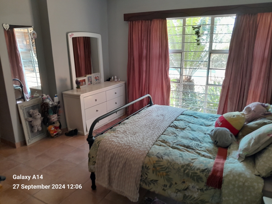 4 Bedroom Property for Sale in Waterval S H North West